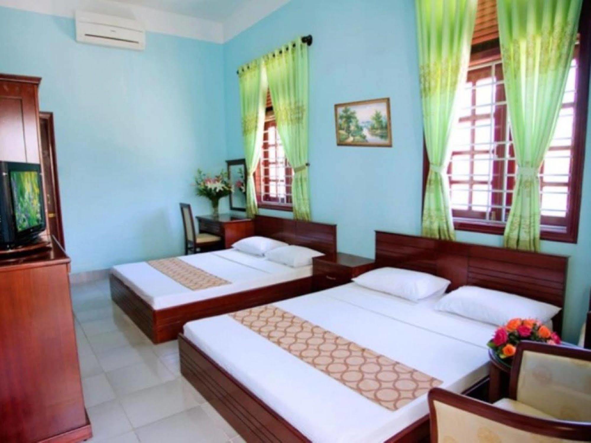 Oyo 381 Tuyet Mai Hotel На Транг Екстериор снимка