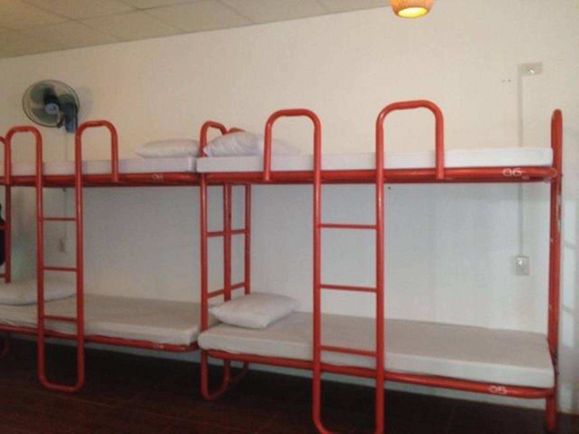 Oyo 381 Tuyet Mai Hotel На Транг Екстериор снимка