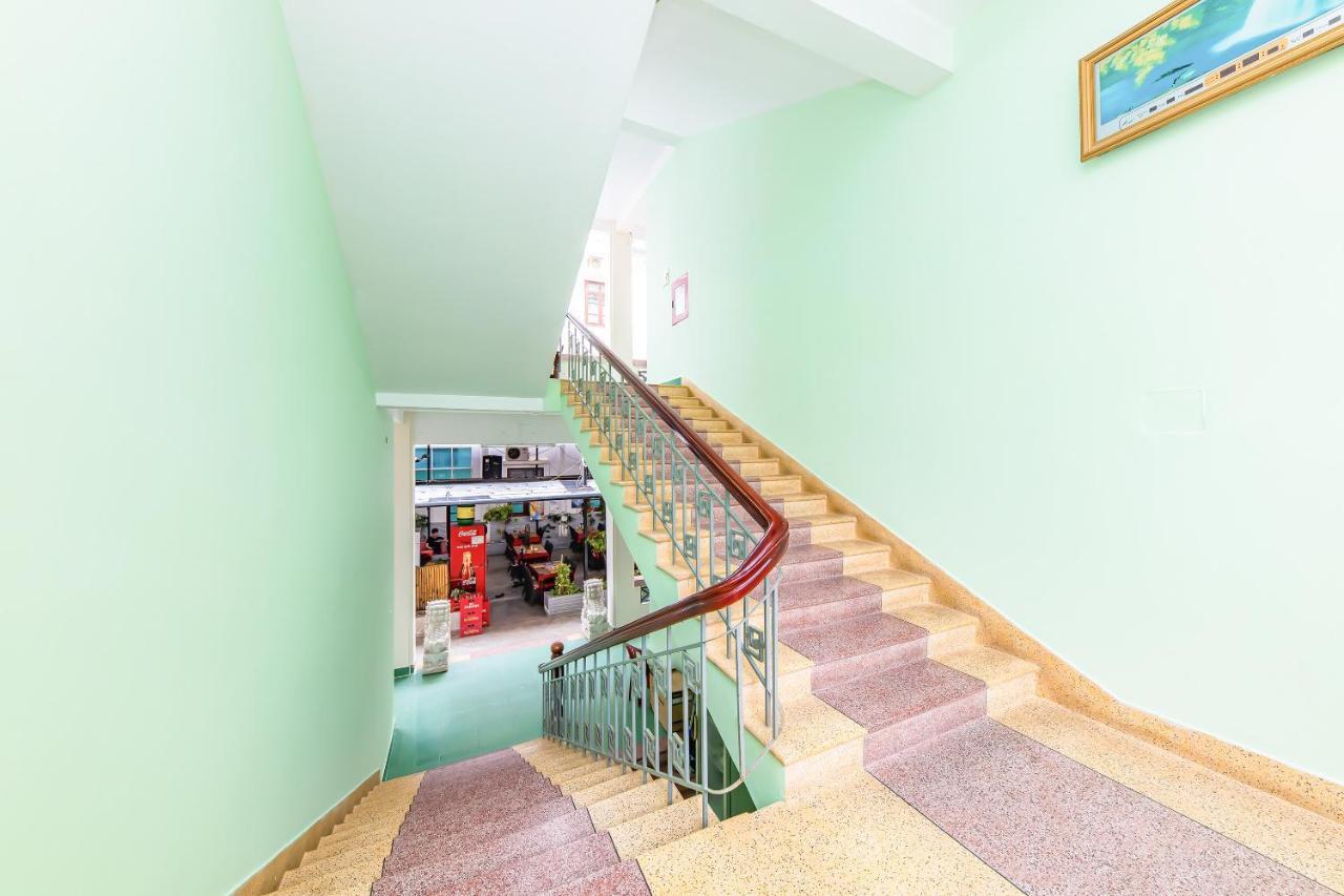 Oyo 381 Tuyet Mai Hotel На Транг Екстериор снимка