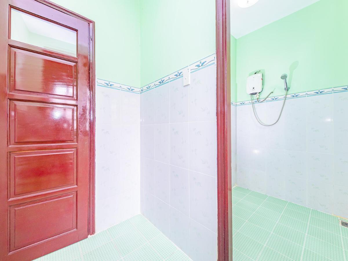 Oyo 381 Tuyet Mai Hotel На Транг Екстериор снимка